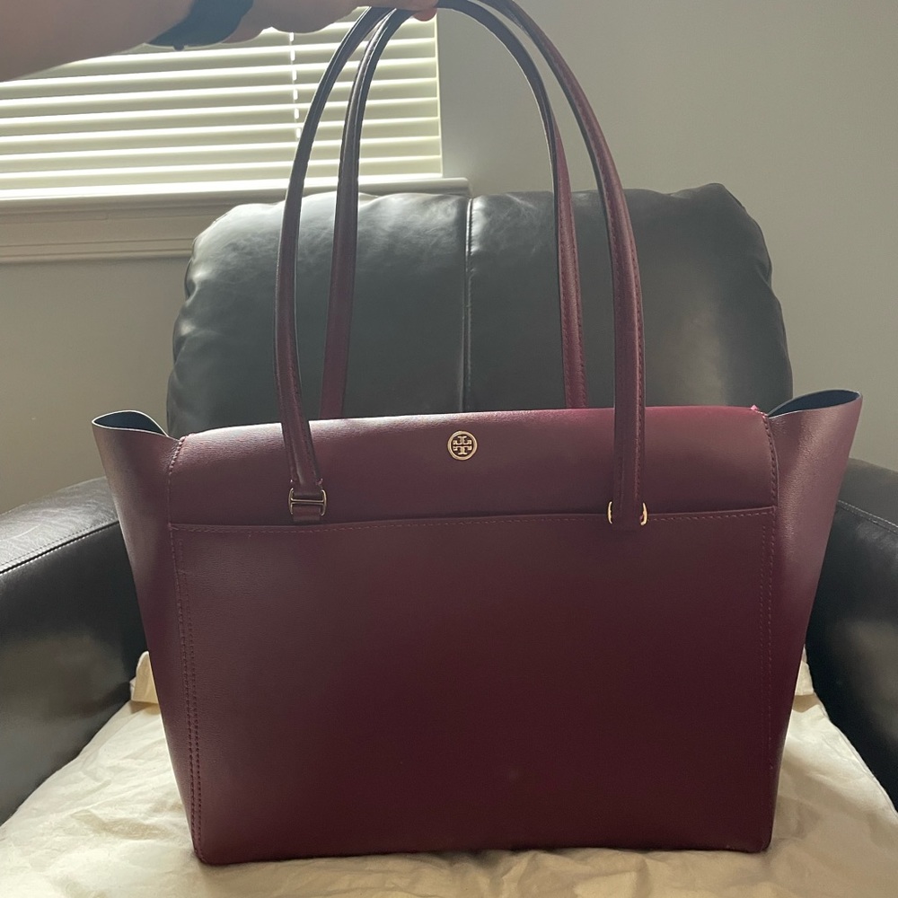Tory Burch Robinson Tote - Maroon